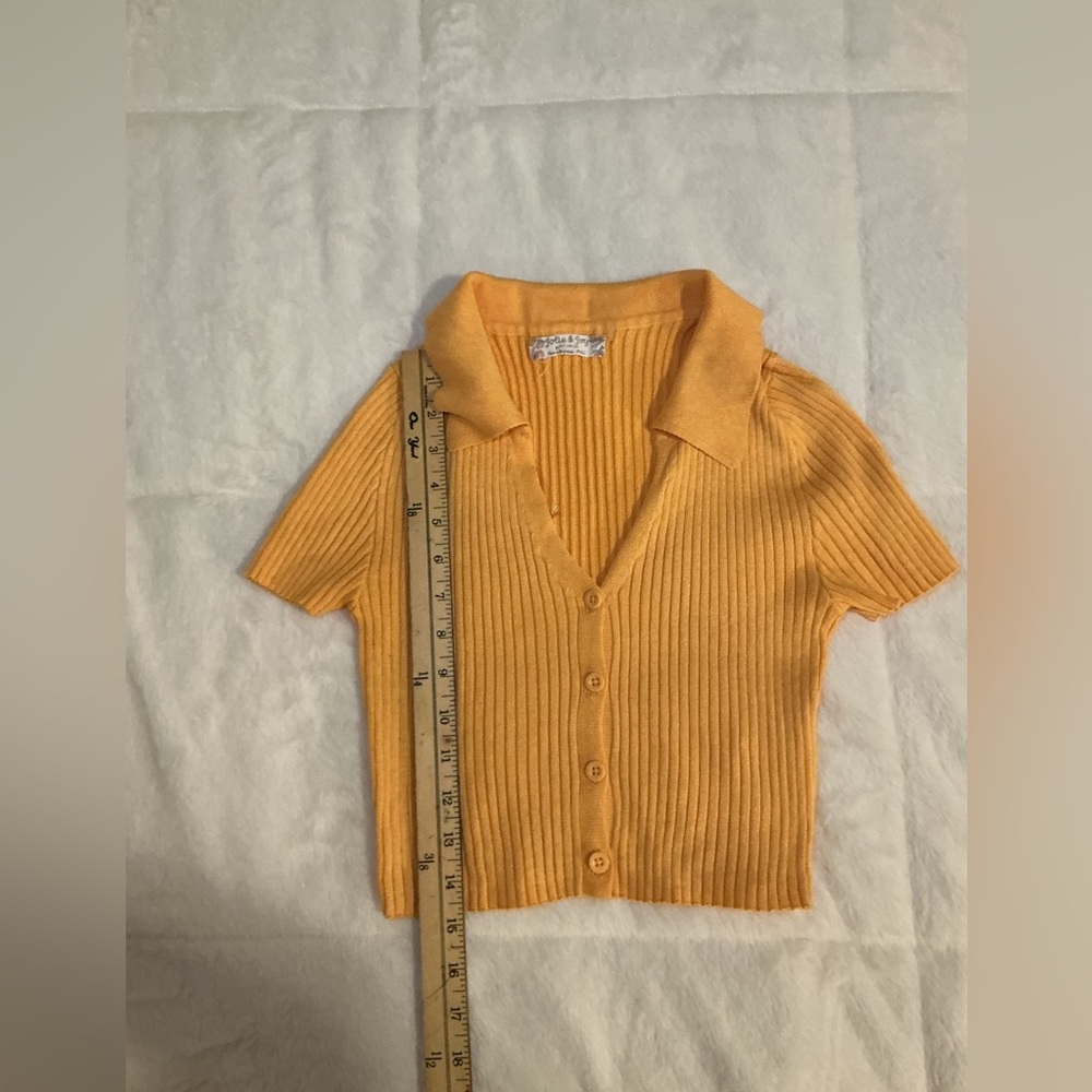 Women's Ribbed Knit Top - Picture 4 of 5